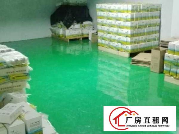  平湖白泥坑大门附近一楼，楼上配送厂房出租，带冷库，150平起