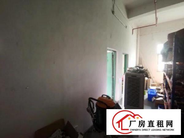  地铁口，交通方便，停车方便