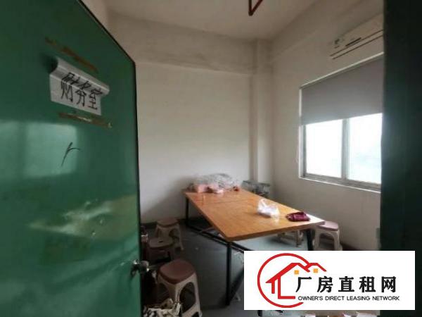  地铁口，交通方便，停车方便