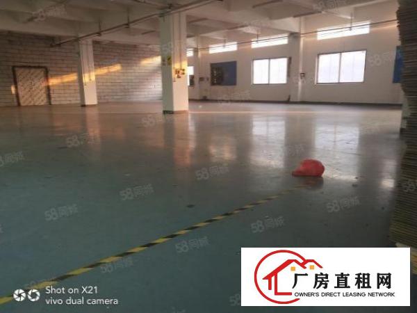  平湖一楼厂房630平米，二楼450平米，水电齐全带办公室招租