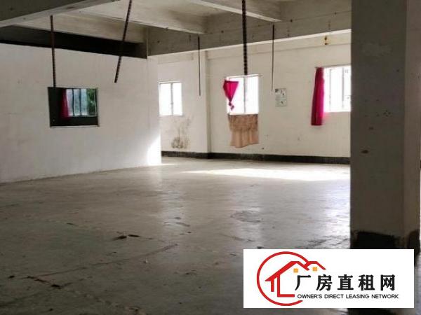  主干道旁工业园区厂房出租380²