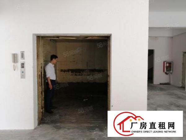  布吉秀峰工业园1600平一楼厂房出租园区空地大可进大车
