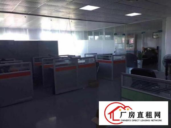  业主直租横岗地铁口出楼上365平厂房水电齐全带办公