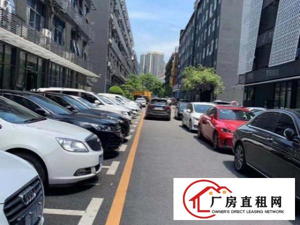 龙岗区横岗地铁站旁边精装修办公室500平价格出钱就租。