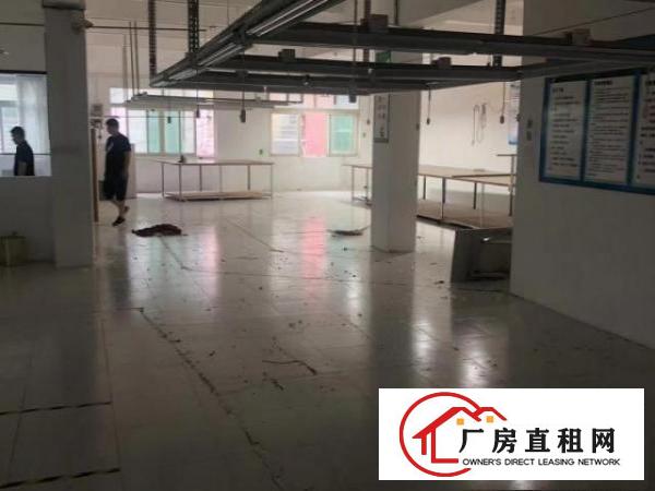  横岗四联地铁口二楼现成服装厂装修价格18