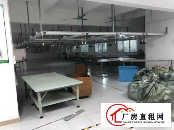  横岗四联地铁口二楼现成服装厂装修价格18