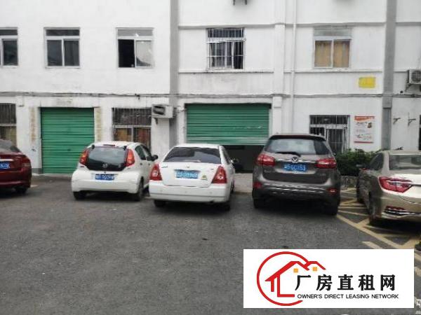  六约华润万家旁边3楼80平1600元，先到先得