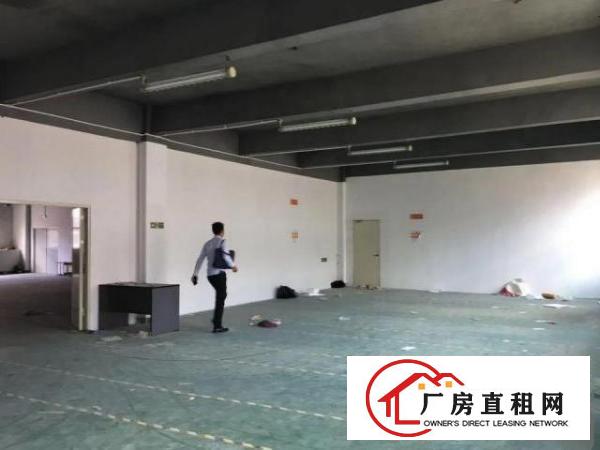  沙荷路带红本，楼上厂房680平米出租，形象好，三吨货梯