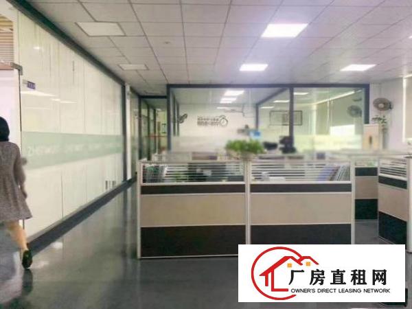  出租厂房3850平方三楼有地坪漆办公室装修