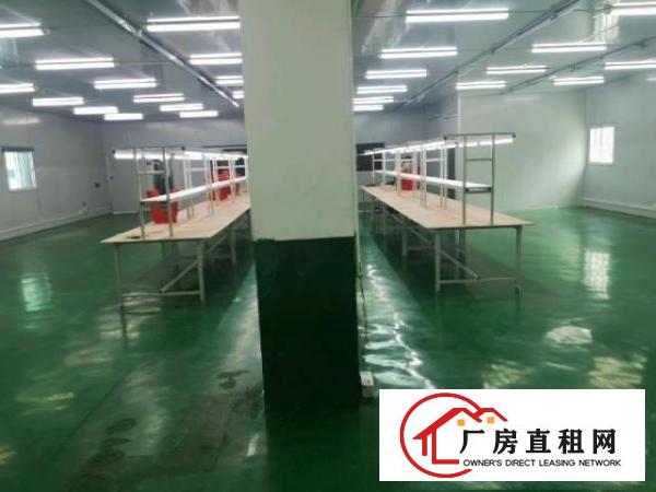  不用装修，里面有空调，操作台，办公室里有沙发，办公桌，办公椅