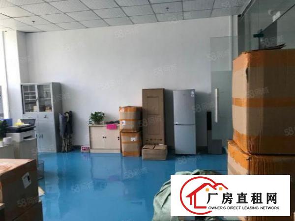  坪山大工业区楼上现成装修厂房出租，带红本3吨货梯