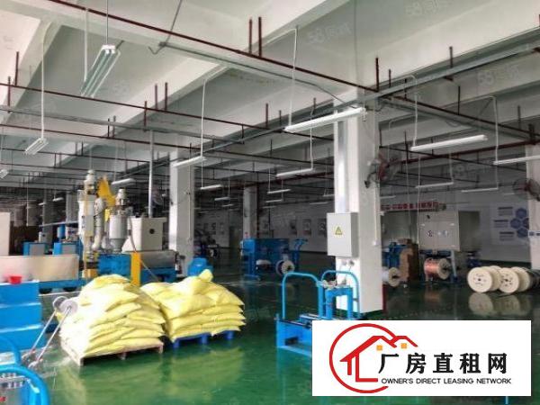  坪山精装修原房东红本三楼厂房900平水电齐全急租！可申请补贴