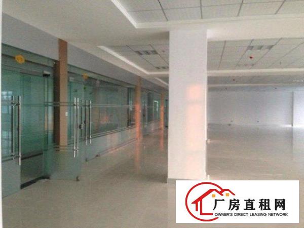  龙华清湖地铁口新出三楼530平带装修适合电商贸易