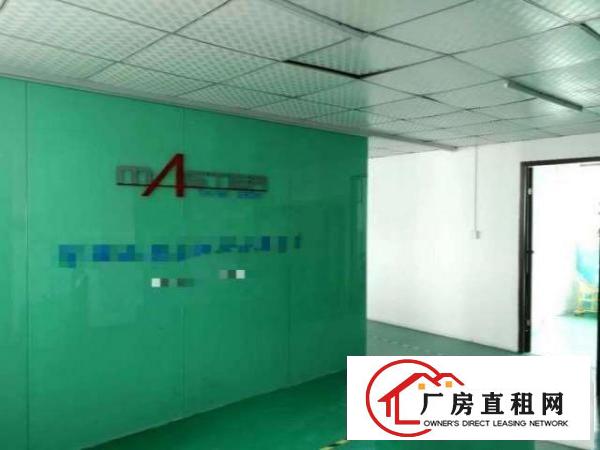  龙华上塘路口新出三楼660平带装修厂房招租