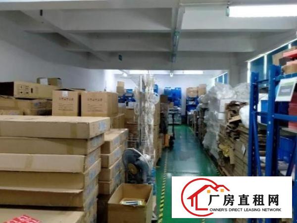  龙华新区龙华汽车站旁边楼上精装厂房办公室1280平，拎包入住