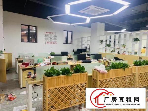  龙华大浪商业中心附近新出精装修厂房620平，原房东直租