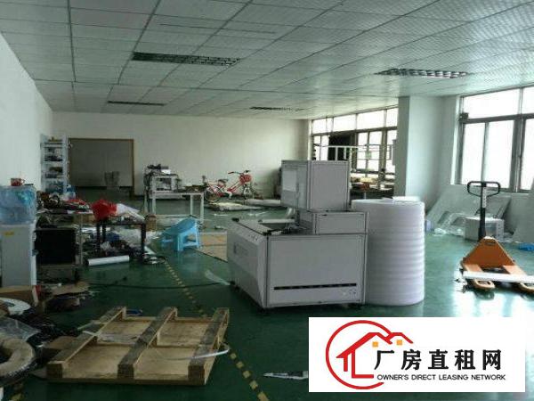  油松派出所东吴工业区新出3楼850平方带装修免转让费招租