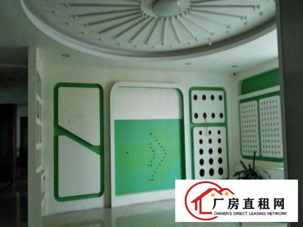  油松派出所东吴工业区新出3楼850平方带装修免转让费招租