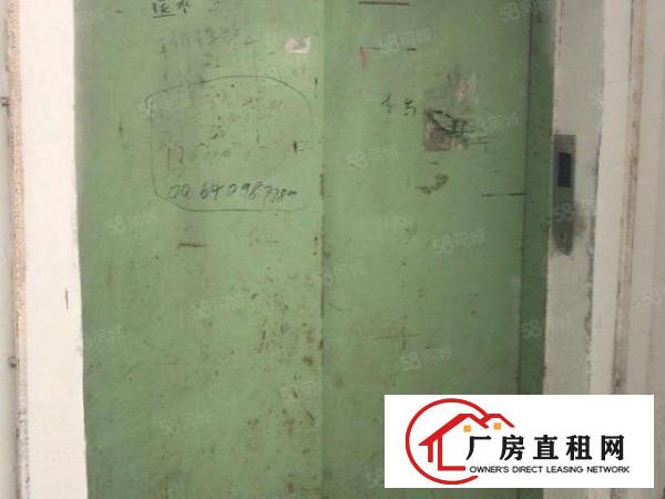  龙华主干道附近新出202平方仓库出租，带部分装修