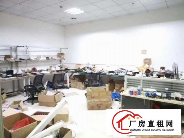  龙华清湖地铁口整层950平独立楼层厂房出租