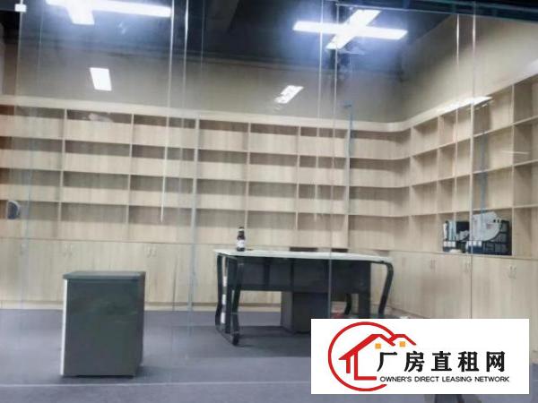  大浪商业中心附近新出300平办公室，1 1格局精装修带前台