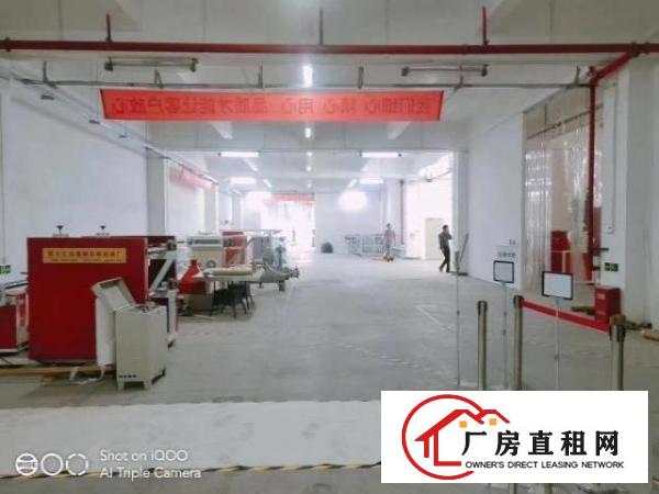  龙华龙胜地铁福龙路旁，园区一楼精装修厂房出租