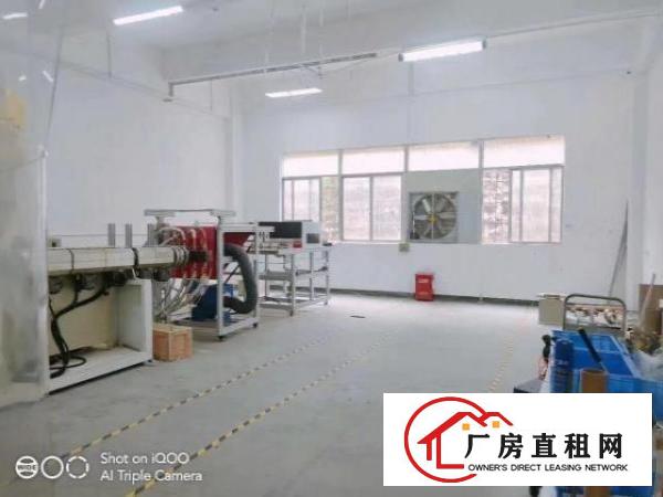  龙华龙胜地铁福龙路旁，园区一楼精装修厂房出租