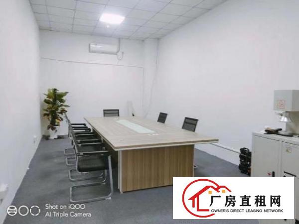  龙华龙胜地铁福龙路旁，园区一楼精装修厂房出租