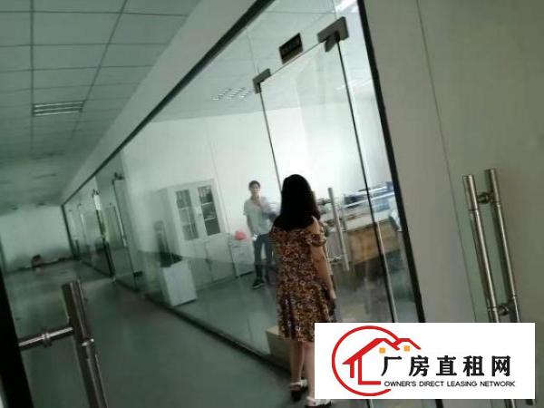  华荣路澳华工业区新出4楼450平带装修急租