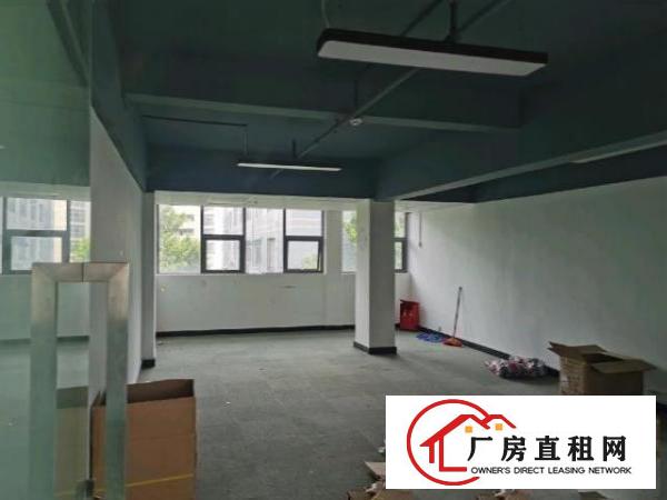  龙华清湖地铁口附近精装修办公室300平出租