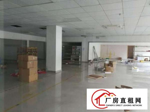  联建新出4楼920平方带装修免转让费低价招租