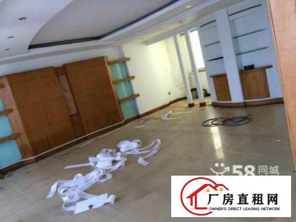  联建新出4楼920平方带装修免转让费低价招租