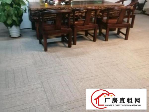 豪华装修，设施配套齐全，交通便利，出行方便