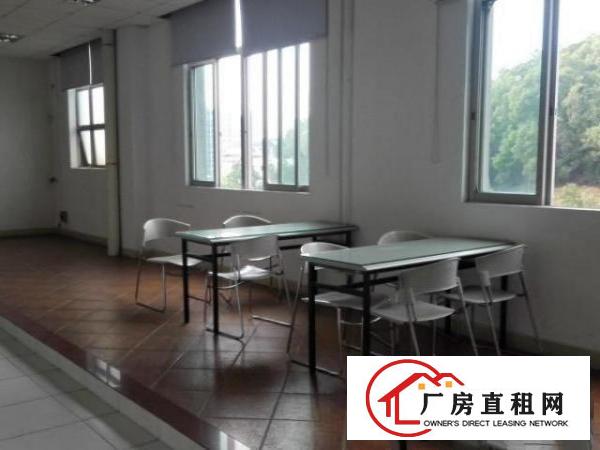  龙华天虹对面大型工业区精装厂房实用面积大好招工