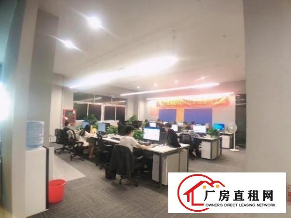  龙华大浪元芬地铁口附近新出精装修厂房1350平，物业直租