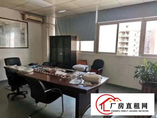  新出厂房2楼1680平带精装修，可分租，使用率高