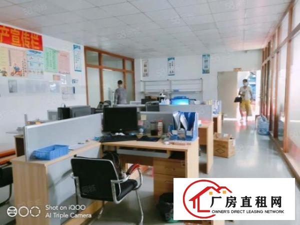  龙华大浪浪口工业区楼上整层1280平精装厂房出租。