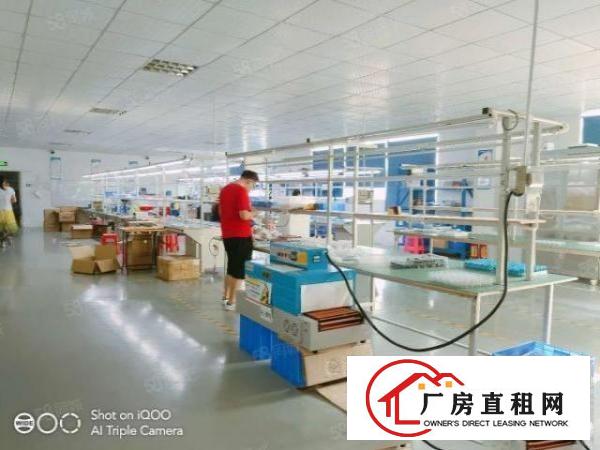  龙华大浪浪口工业区楼上整层1280平精装厂房出租。