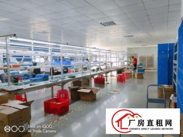  龙华大浪浪口工业区楼上整层1280平精装厂房出租。