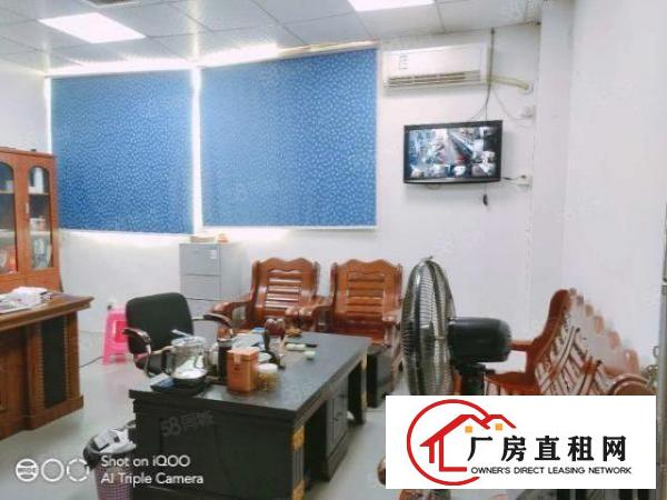  龙华大浪浪口工业区楼上整层1280平精装厂房出租。