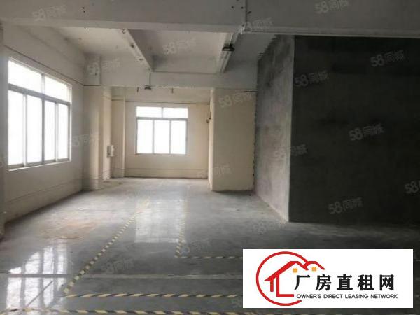  龙华清湖地铁口新出楼上厂房1200平出租带装修