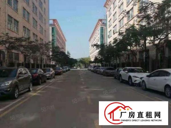  龙华，元芬地铁站5600平，一二楼厂房出租，空地大可以分租