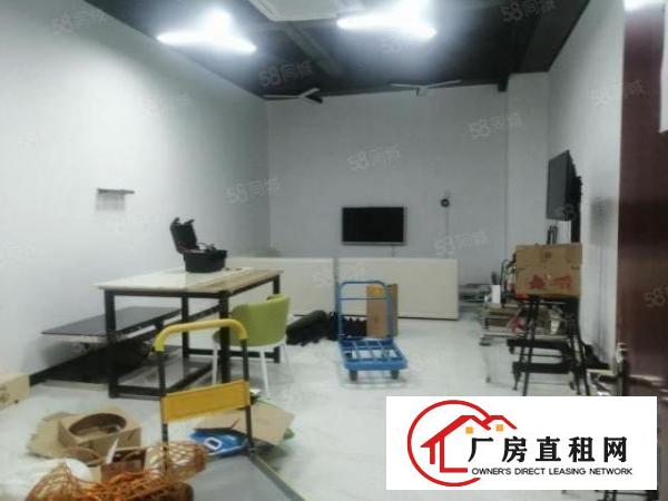  龙华大浪商业中心附近楼上带装修厂房1050平方出租