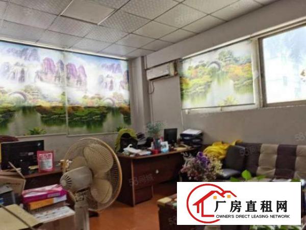 龙华大浪龙观快线边一楼1400平带牛角厂房出租。