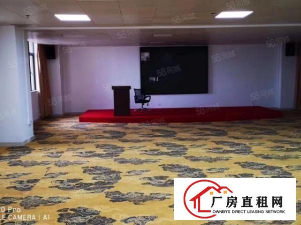  龙华清湖地铁口旁，楼上整层1600平方，红本厂房出租，精装修