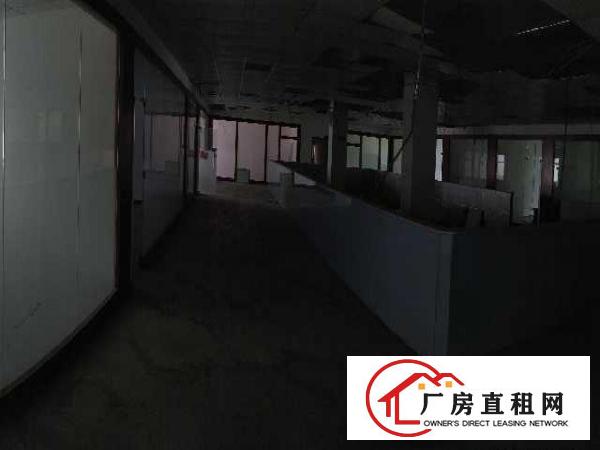  业主直租龙华厂房低价出租，水电齐全交通便利无行业限制