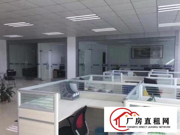  观澜富坑新出楼上600有装修厂房出租，已空出！