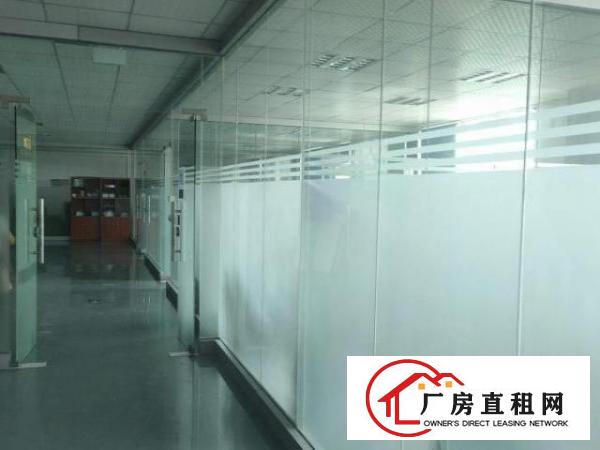  观澜新田楼上2200平方带装修的标准厂房出租
