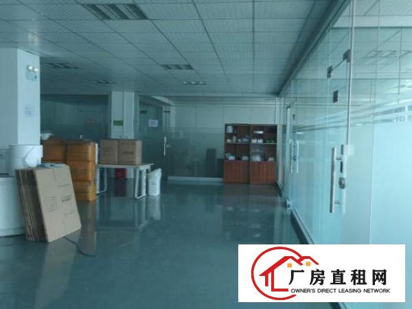  观澜新田楼上2200平方带装修的标准厂房出租