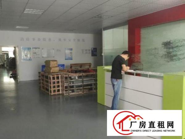  观澜新田楼上2200平方带装修的标准厂房出租
